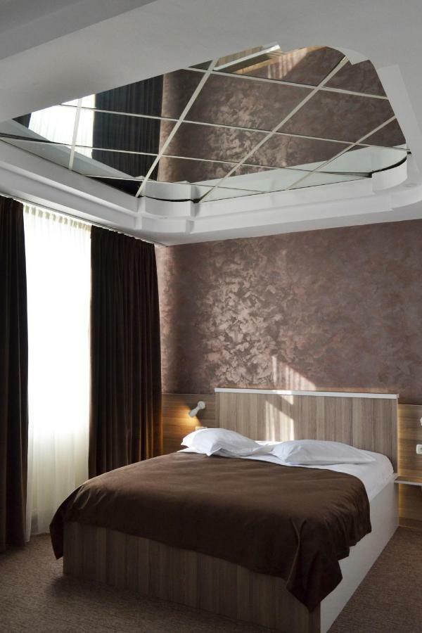 Hotel Rehoma Pitesti Luaran gambar